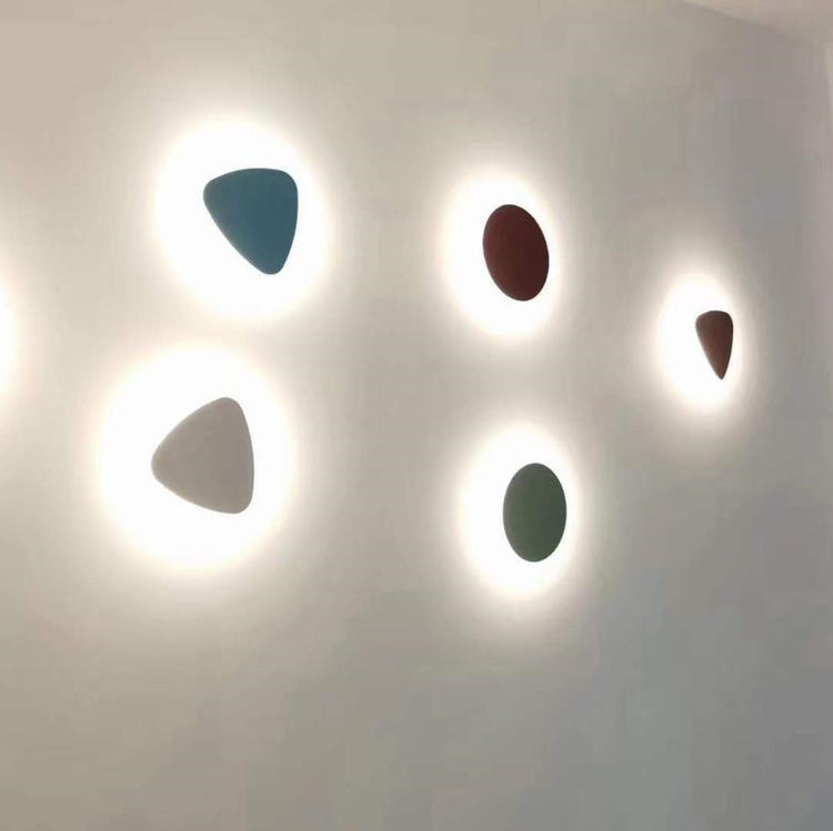 Plak Triangular Magnetic Wall Light