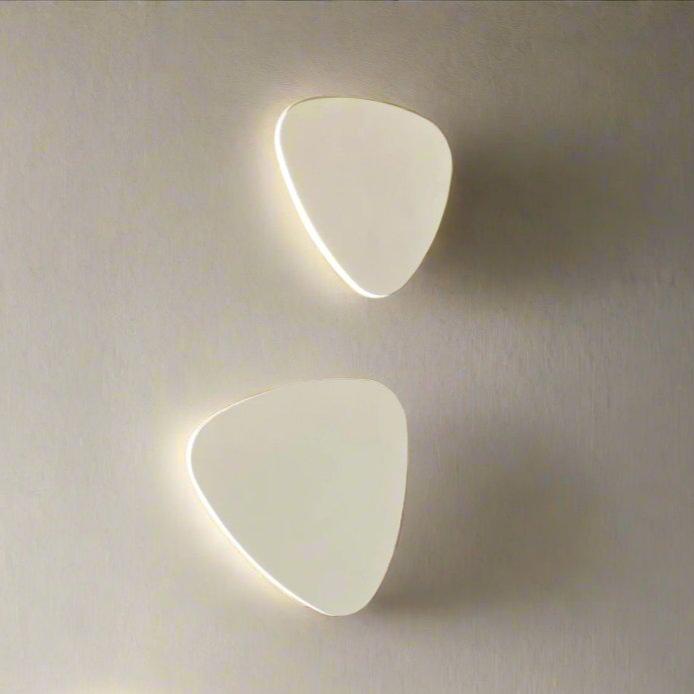 Plak Triangular Magnetic Wall Light